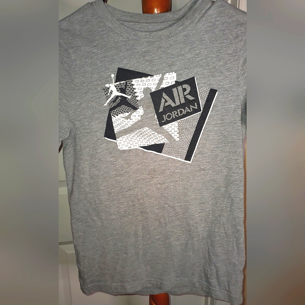 Boys Air Jordan T Shirt Sz XL